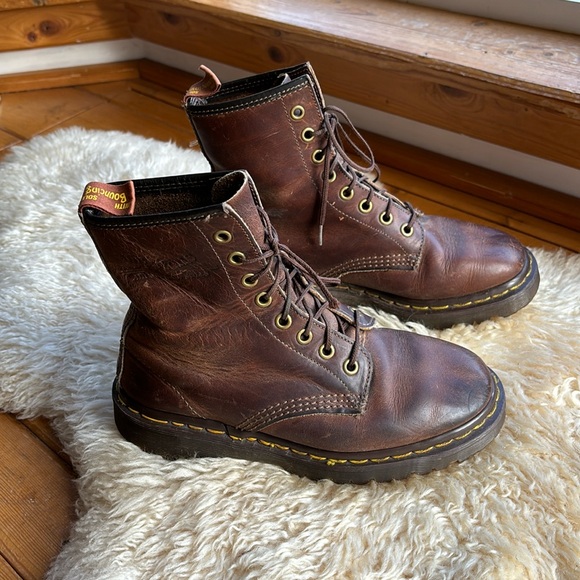 Vintage Dr Martens Made in England - Picture 1 of 10